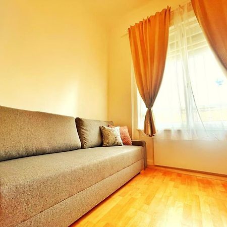 Central Spacious Flat Budapest Exteriör bild